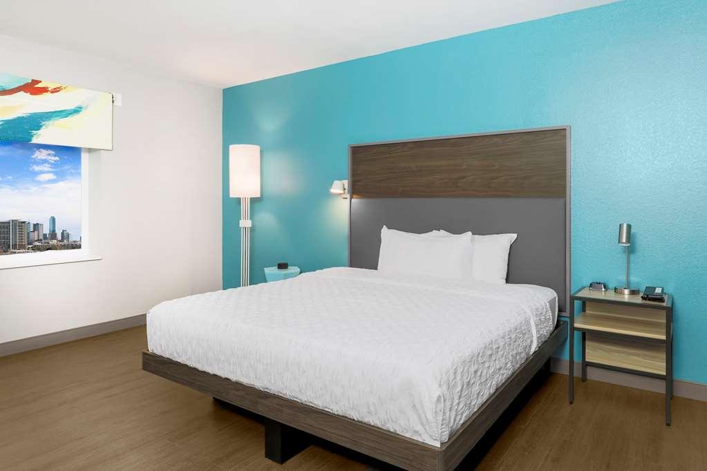 Tru By Hilton Dallas Market Center Room photo