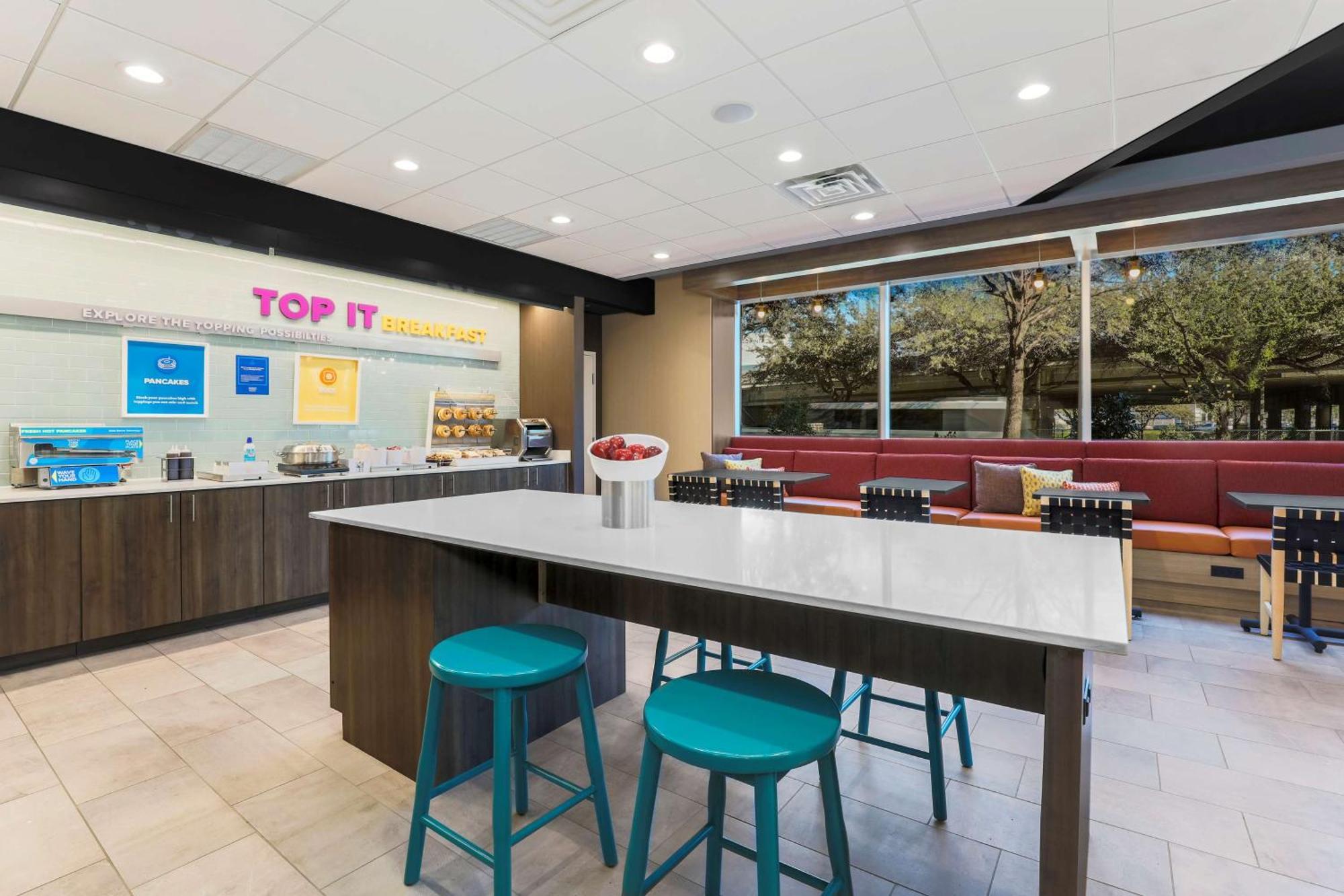 Tru By Hilton Dallas Market Center Exterior photo